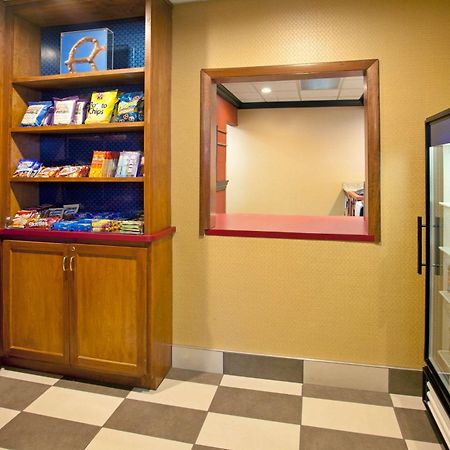 Hampton Inn & Suites Cleveland-Independence Exteriör bild