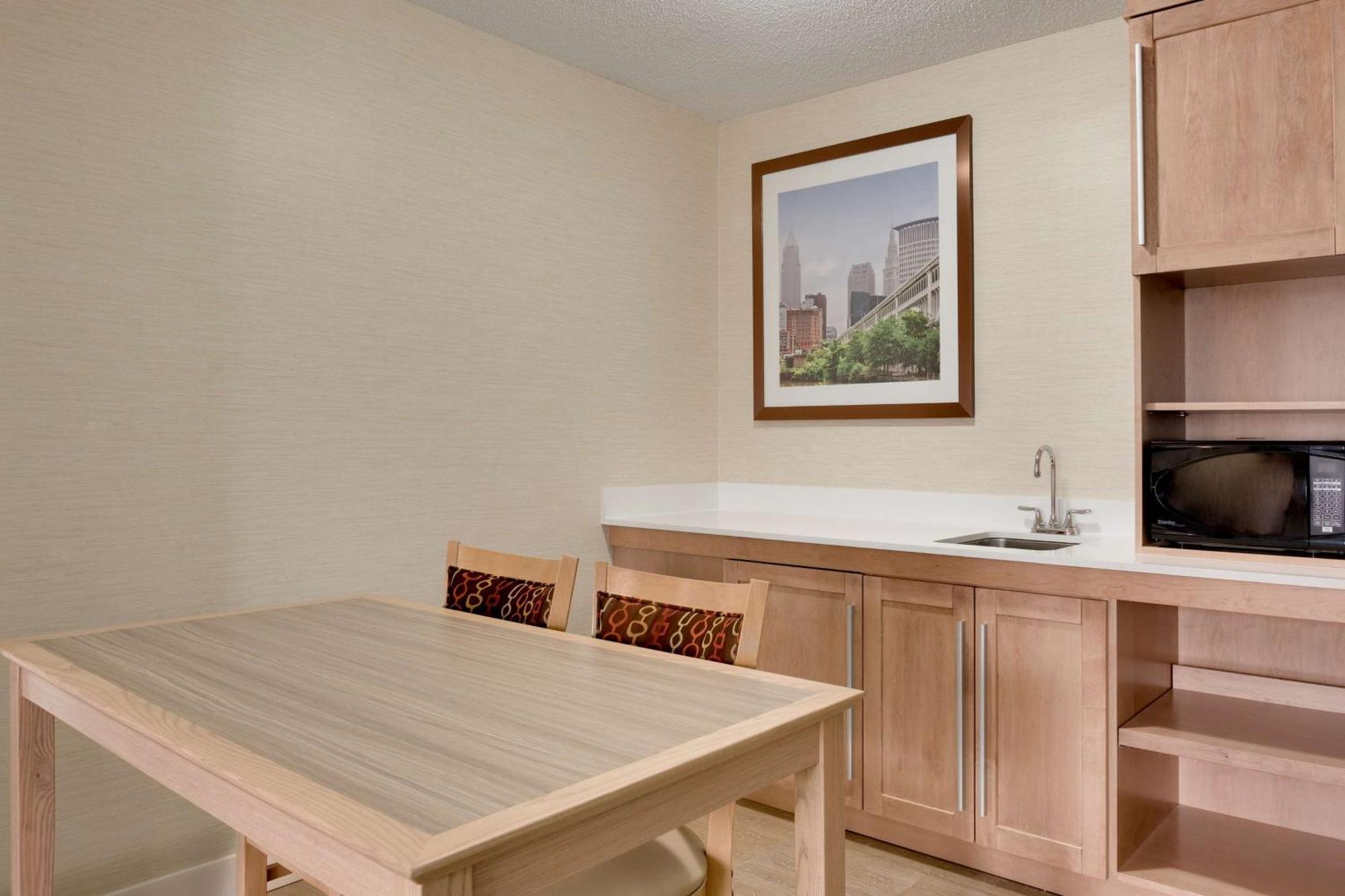 Hampton Inn & Suites Cleveland-Independence Exteriör bild