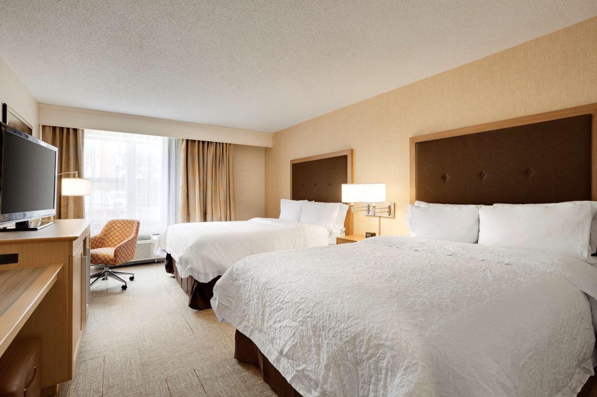 Hampton Inn & Suites Cleveland-Independence Exteriör bild