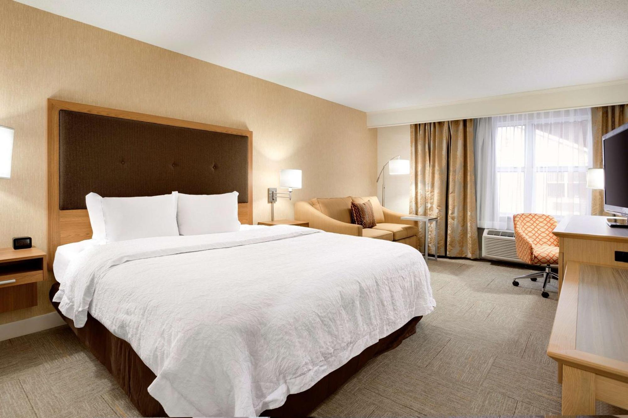 Hampton Inn & Suites Cleveland-Independence Exteriör bild