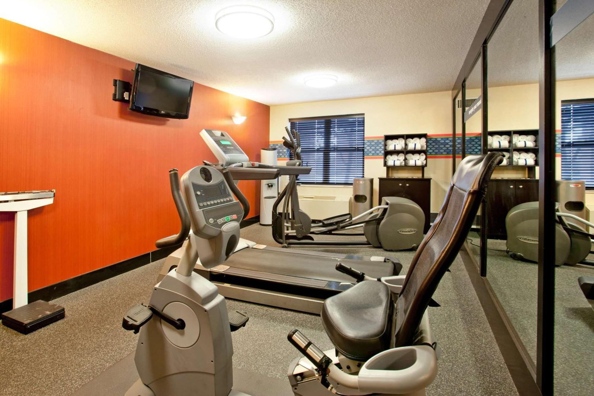 Hampton Inn & Suites Cleveland-Independence Exteriör bild